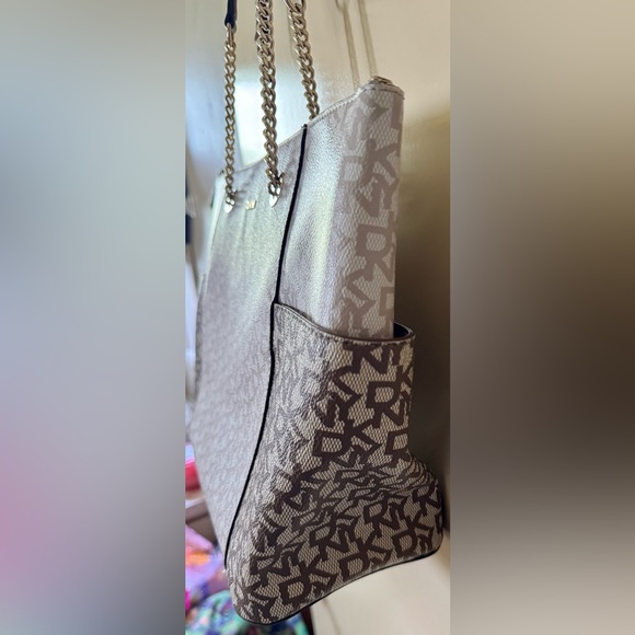 Classic Monogram DKNY Faux Leather Gigi Tote Cream And Brown - Picture 4 of 11